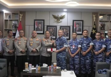 Kapolda Aceh menerima kunjungan silaturahmi Danlanud Iskandar Muda, Kamis, 12 Juli 2026 di ruang kerjanya. (foto: humas polda aceh) 