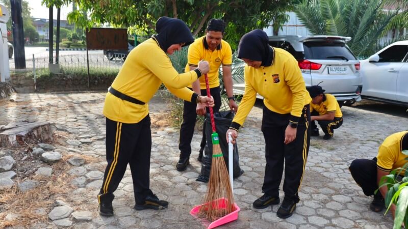 Jelang HUt ke 81 Kemerdekaan RI, Polda Aceh dan Polres jajaran Serentak Gelar Baksos  Bersih – Bersih