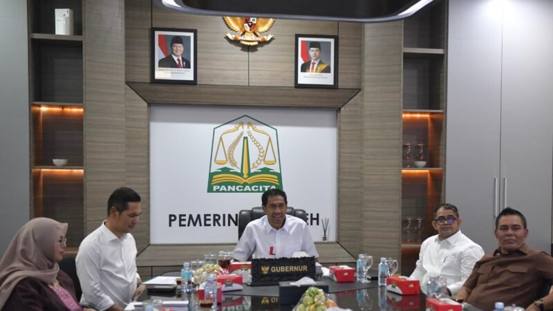 Mualem Pimpin RUPS Luar Biasa Bank Aceh