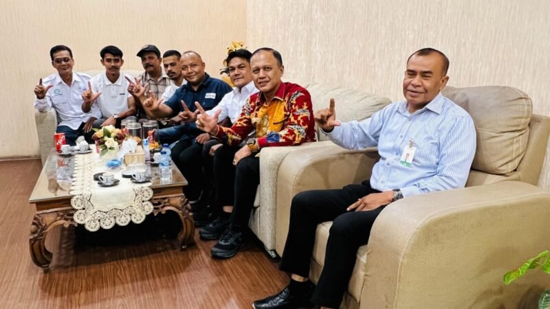 Bangun Sinergi, SMSI Aceh Besar Sambangi Bank Aceh Syariah Jantho