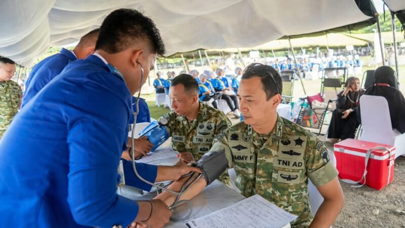 Jelang HUT ke-81 TNI, Kodam Iskandar Muda Gelar Donor Darah dan Pengobatan Gratis di Blang Padang