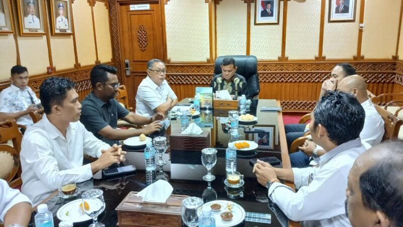Wagub Dek Fadh Terima Audiensi FPRMI Aceh, Pastikan Hadir di Pelantikan