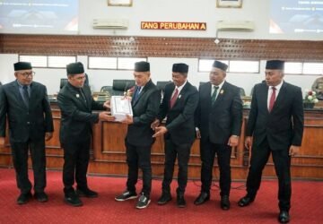 Bupati Aceh Besar Serahkan Nota Keuangan P-APBK 2026 ke DPRK