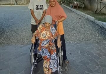 Kursi Roda dari Dinsos Aceh Buat Nek Sariana Kini Bisa Duduk Tenang Tanpa Harus Dipapah