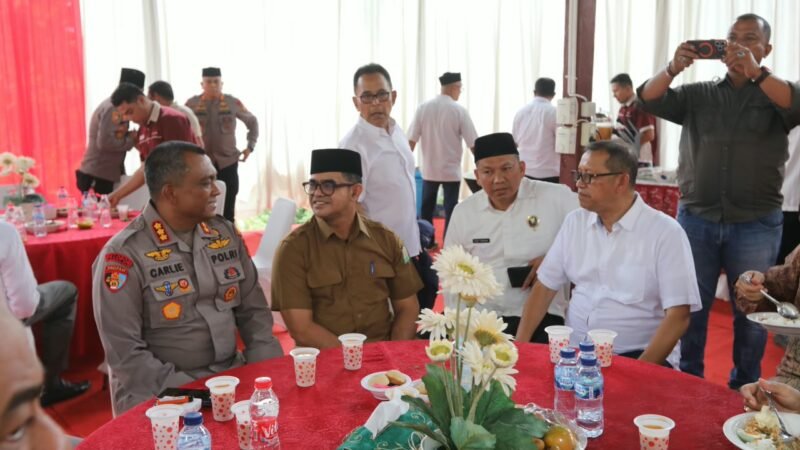 Dayah Darul Musthafa Bergema, Plt Sekda Aceh Hadiri Maulid Nabi di Tengah Lantunan Zikir Santri