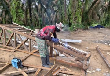 Pembangunan Jembatan Gantung Perintis Garuda Kaloy Masuk Tahap Pengelasan Pylon