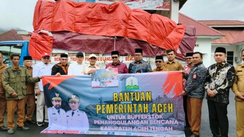 Dek Fadh Serahkan Rp4,8 M Buffer Stock Bencana untuk Bener Meriah dan Aceh Tengah
